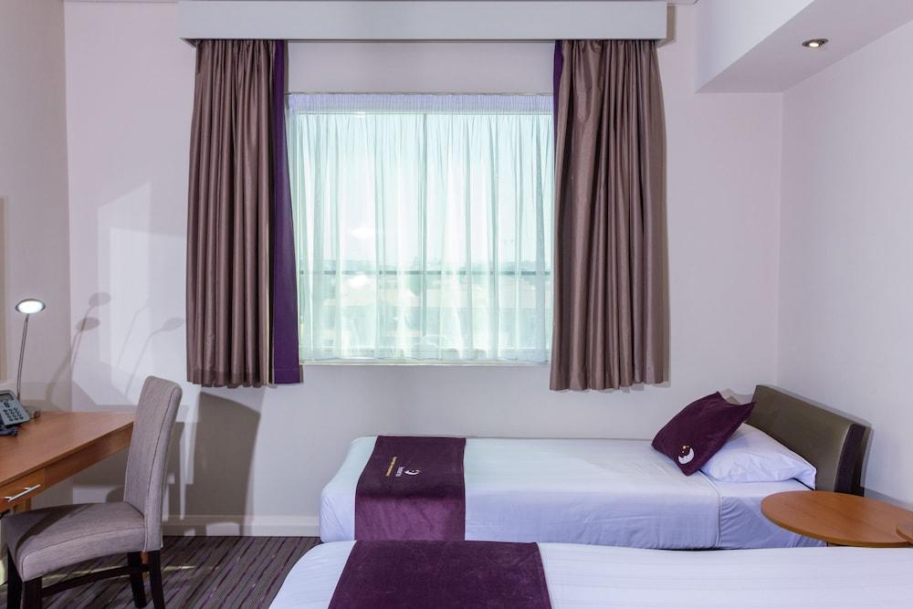 Premier Inn Dubai Silicon Oasis Экстерьер фото