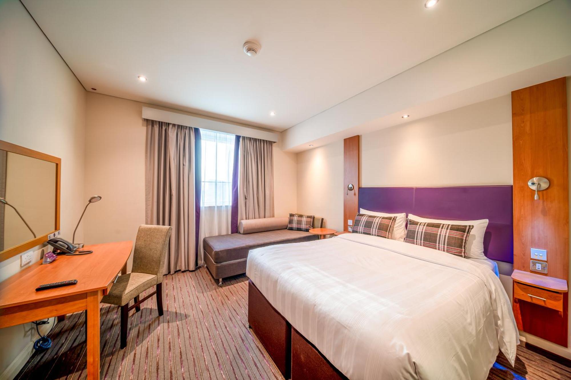 Premier Inn Dubai Silicon Oasis Экстерьер фото